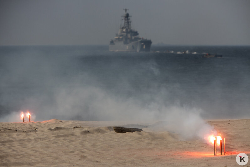 Балтфлот провёл учения по высадке морского десанта на полигоне Хмелёвка (фоторепортаж) - Новости Калининграда