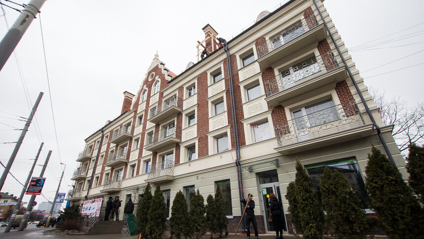 Посол Франции оценила реновацию хрущёвок на Ленинском проспекте в Калининграде - Новости Калининграда | Архив "Клопс"