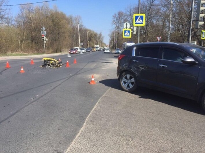 Стали известны подробности аварии с мотоциклом на ул. Суворова (фото) - Новости Калининграда | Фото: пресс-служба УМВД России по Калининградской области