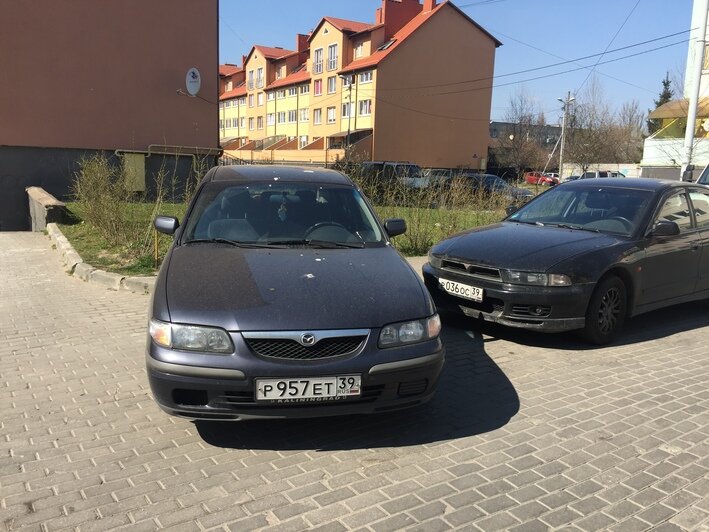 "Водитель, ты судак": в Московском районе припаркованная Mazda перегородила тротуар - Новости Калининграда | Фото: очевидец