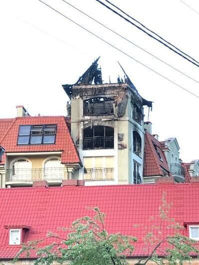 Из-за пожара в жилом доме в Пионерском эвакуировали 40 человек - Новости Калининграда | Фото: очевидец