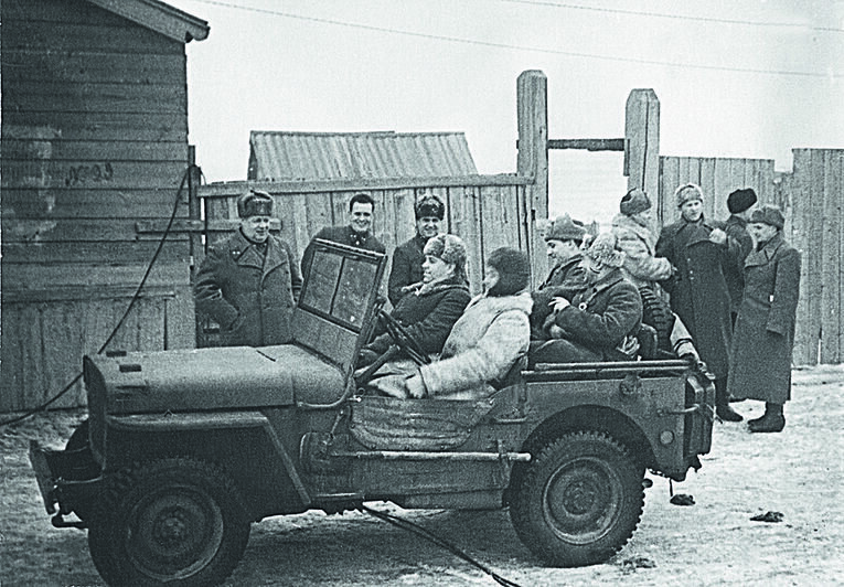 Представитель Ставки Верховного Главнокомандования генерал-полковник А.М. Василевский в «виллисе» | Фото: Министерство обороны РФ