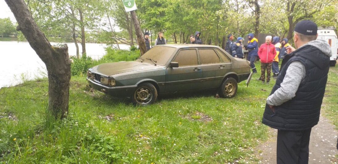В Калининграде из озера Шенфлиз достали угнанный Audi (фото, видео) - Новости Калининграда | Фото: Кирилл Порошин / &quot;Янтарные моржи&quot;