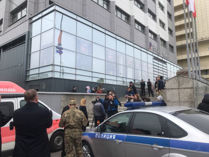 Возле ТЦ "Плаза" на Ленинском проспекте проходят съёмки сериала "Морские дьяволы" (фото) - Новости Калининграда | Фото: &quot;Клопс&quot;
