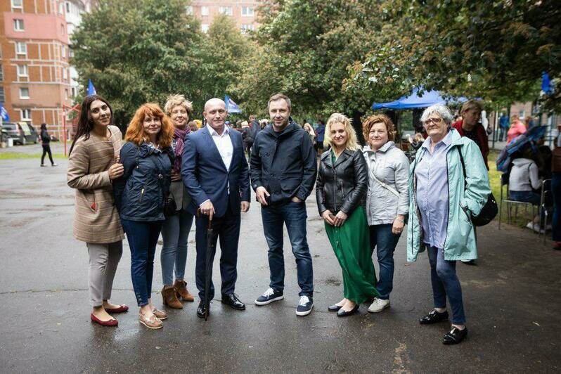 Мастер-классы, полевая кухня и встреча с урбанистом:  в Калининграде на Трибуца отметили День соседа - Новости Калининграда | Фото: Александр Подгорчук / Клопс