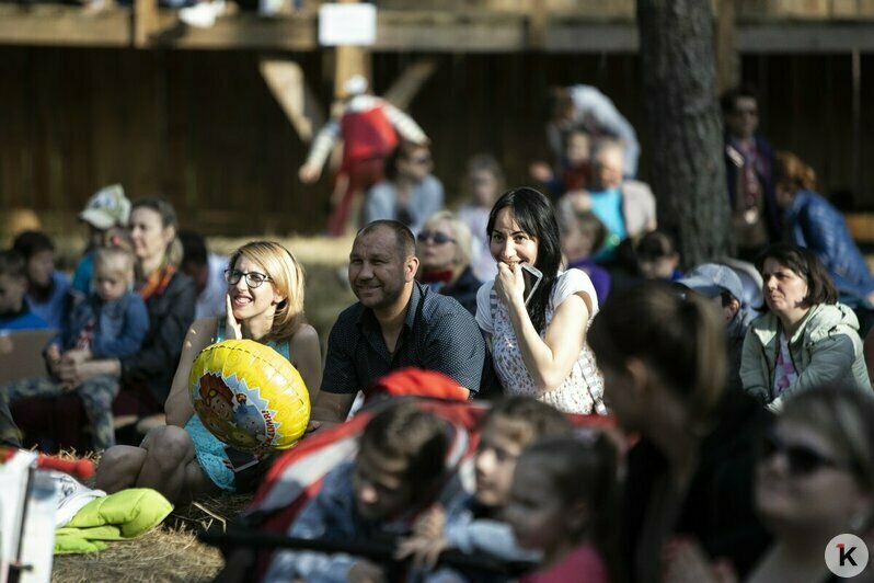 Чуковский в стиле диско и "куриный бог" в подарок от звезды: пять фишек детского праздника на Куршской косе  - Новости Калининграда | Александр Подгорчук / &quot;Клопс&quot;