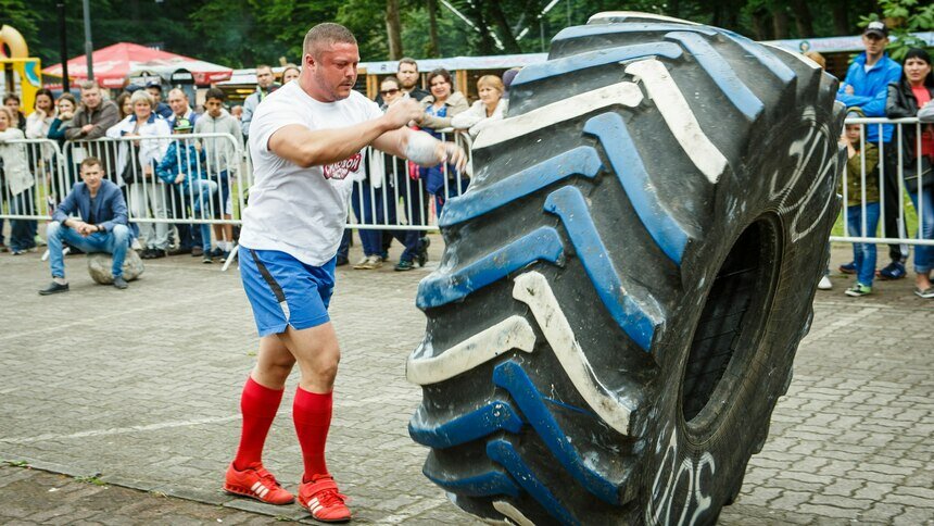 На День города калининградцы будут таскать покрышки и двигать автомобили в борьбе за звание самого сильного   - Новости Калининграда | Фото предоставлено организаторами