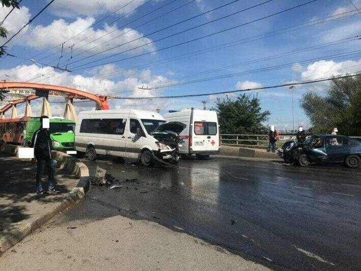 УМВД: водитель Opel, столкнувшегося с маршруткой на ул. Киевской, был пьян - Новости Калининграда | Фото: пресс-служба регионального УМВД