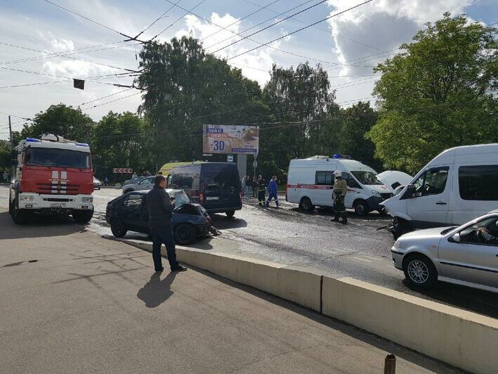 УМВД: водитель Opel, столкнувшегося с маршруткой на ул. Киевской, был пьян - Новости Калининграда | Фото: пресс-служба регионального УМВД