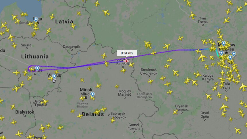 Вылетевший в Берлин самолёт Utair подал сигнал об аварийной ситуации и возвращается в Москву (обновлено) - Новости Калининграда | Скриншот сервиса flightradar24
