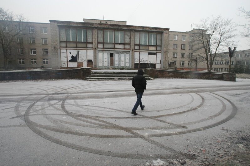 В Калининграде сносят здание бывшей медсанчасти №1 на ул. Донского (фото) - Новости Калининграда | 2008 год. Фото: Виктор Гусейнов