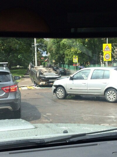 В тройном ДТП на ул. Тельмана перевернулся кроссовер Chevrolet (фото, обновлено) - Новости Калининграда | Фото: Telegram-канал &quot;МДПС Калининград&quot;