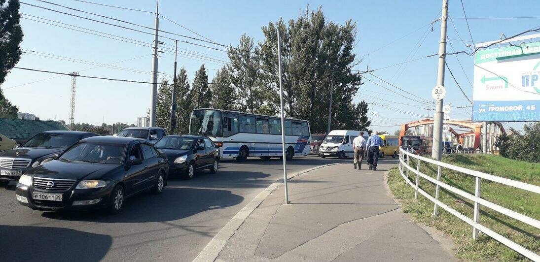 В Калининграде из-за ремонта на Киевской несколько улиц встали в пробках (фото) - Новости Калининграда | Фото: &quot;Клопс&quot;