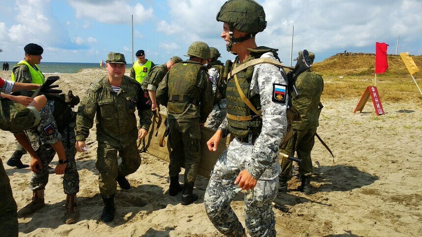 На конкурсе &quot;Морской десант&quot; в Хмелёвке россияне установили рекорд по прохождению &quot;Тропы выживания&quot; - Новости Калининграда | Фото: прсс-служба ЗВО по Балтфлоту