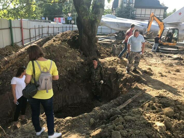 В Чкаловске во время ремонта сквера нашли захоронение, в котором может находиться 27 бойцов (фото) - Новости Калининграда | Фото: администрация Калининграда / Facebook