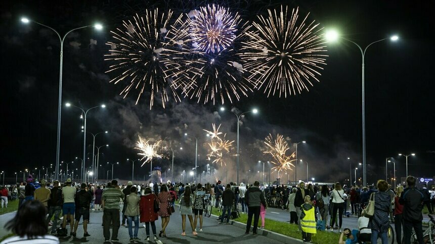 Во время чемпионата фейерверков в Калининграде на Остров пустят четыре дополнительных автобуса - Новости Калининграда | Архив &quot;Клопс&quot;