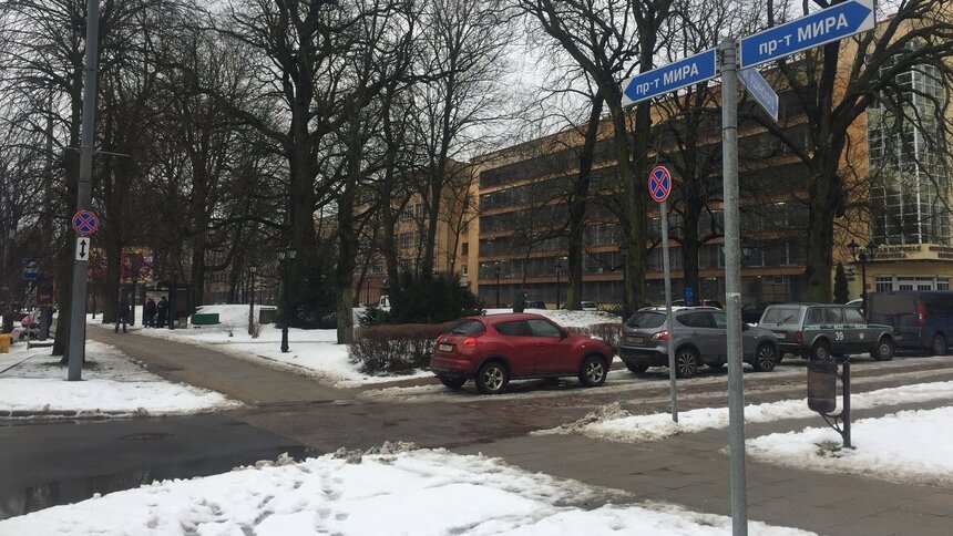 Ловушки больше нет: в центре Калининграда убрали лишний знак, позволявший штрафовать водителей - Новости Калининграда | Александр Подгорчук / &quot;Клопс&quot;