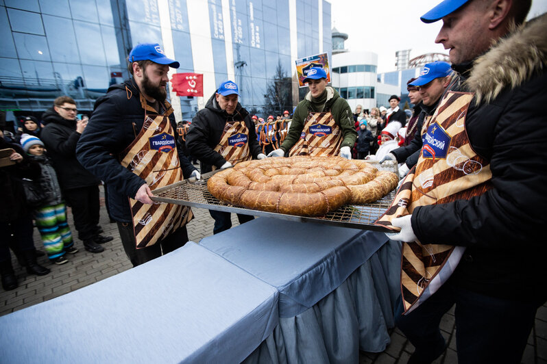 Как в Калининграде отмечают Праздник длинной колбасы (фоторепортаж) - Новости Калининграда | Фото: Александр Подгорчук / &quot;Клопс&quot;