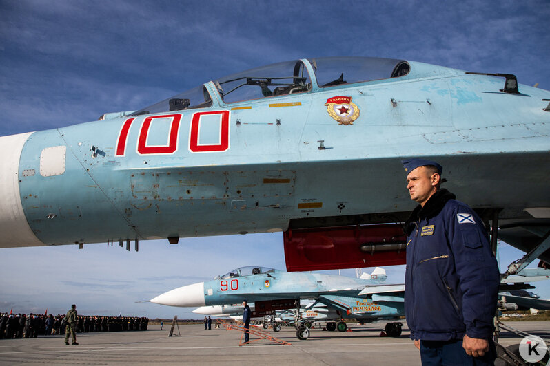 На аэродроме Чкаловска отмечают юбилей авиационного полка (фоторепортаж) - Новости Калининграда | Фото: Александр Подгорчук