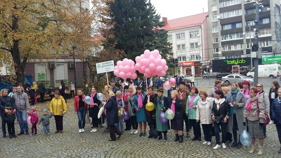 В Калининграде участники марша против рака с оркестром прошли от здания КТУ до монумента покорителям космоса - Новости Калининграда | Фото: пресс-служба администрации Калининграда