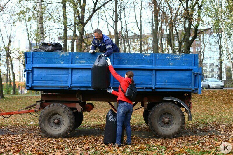 В Калининграде прошёл общегородской субботник (фоторепортаж) - Новости Калининграда | Фото: Виктор Буздин