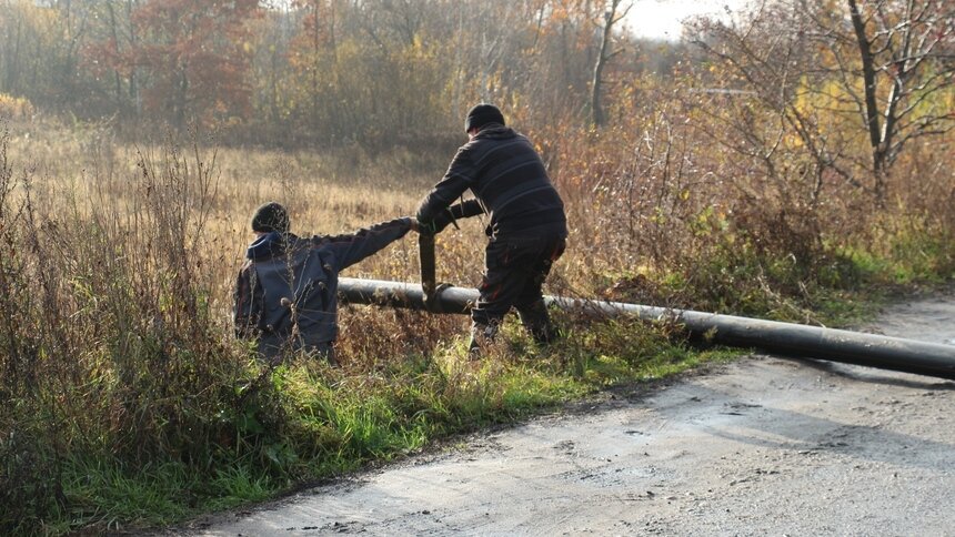 В Малое Борисово протянули газопровод, не останавливая движение на улице Емельянова - Новости Калининграда | Фото: пресс-служба городской администрации