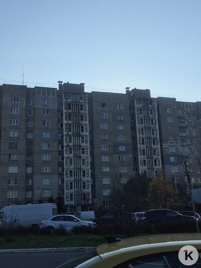 В Калининграде полуголая женщина с криками о помощи вылезла на подоконник десятого этажа (фото) - Новости Калининграда | Фото очевидца