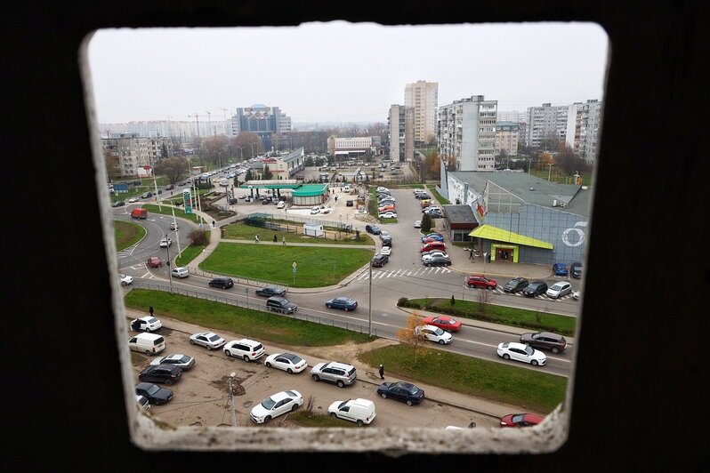 Жители высотки на Гайдара рассказали о 24-летней соседке, звавшей на помощь с карниза десятого этажа - Новости Калининграда | Александр Подгорчук / &quot;Клопс&quot;