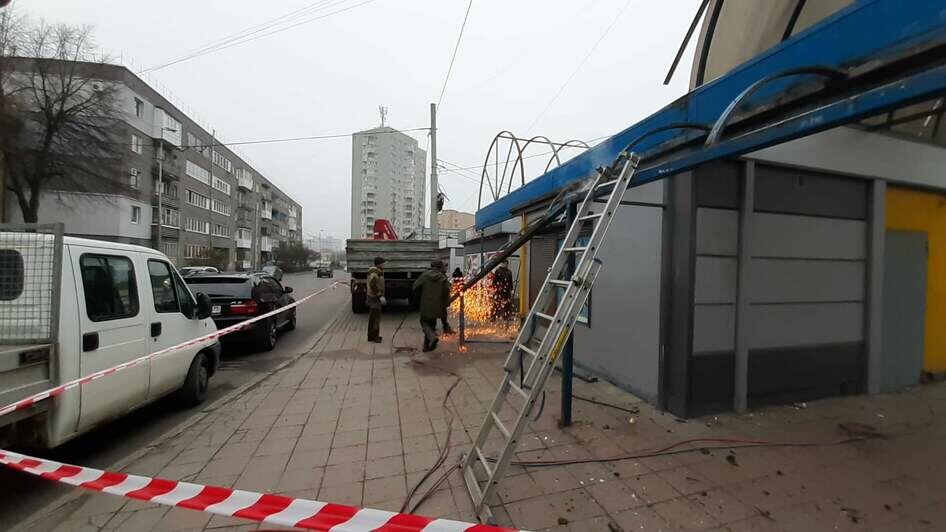На Батальной снесли незаконный торговый павильон (фото) - Новости Калининграда | Фото: пресс-служба городской администрации / Facebook