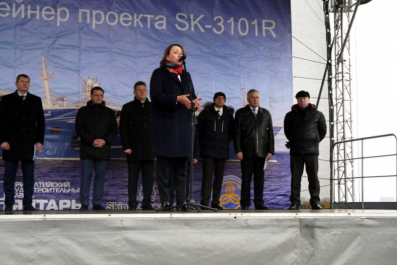 Завод "Янтарь" передал камчатским рыбакам промысловое судно "Командор" (фото) - Новости Калининграда | Фото: пресс-служба правительства региона