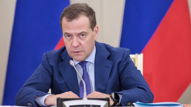 Медведев отменил более 1200 устаревших советских законов