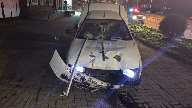 В Балтийске пьяный водитель на Volkswagen протаранил дорожное ограждение (фото)  