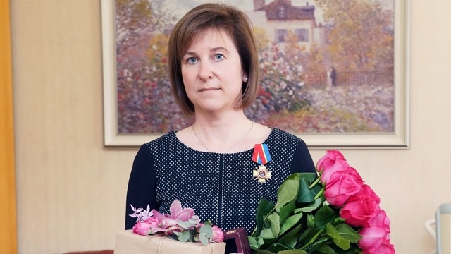 Алиханов наградил министра образования региона орденом 