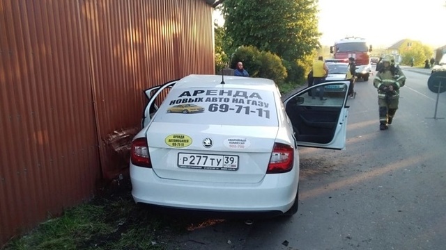 В Гурьевском районе в ДТП с двумя легковушками пострадали люди  