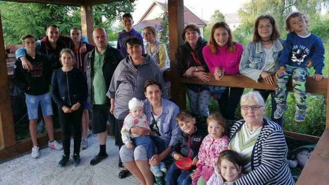 Обеды, уроки и что-то особенное для себя самой: правила жизни мамы 13 детей из Немана