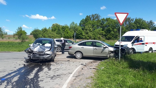В Черняховске столкнулись встречные авто, есть пострадавшие