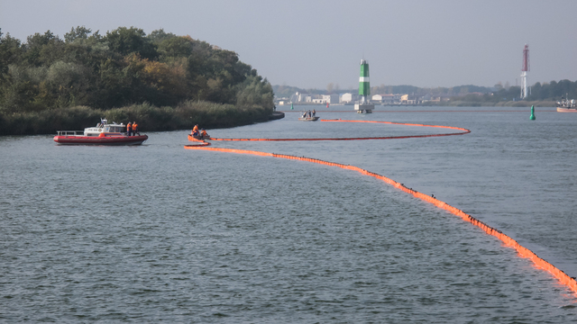 Под Балтийском спасатели в выходные вытащили из моря пять человек 