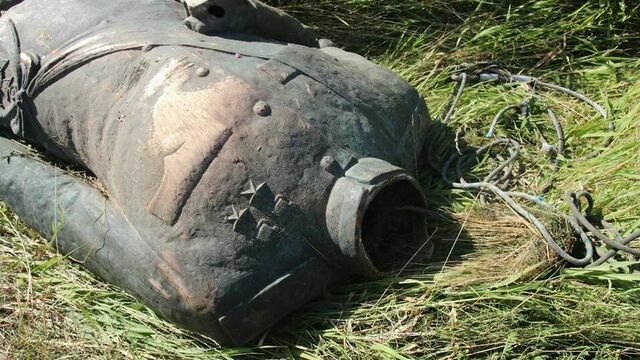 В Польше вандалы унесли с кладбища и обезглавили скульптуру маршала Рокоссовского  