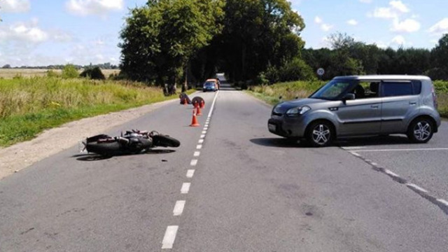 В Зеленоградском районе женщина на KIA протаранила мотоцикл  