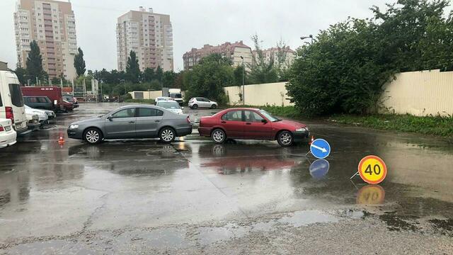 На парковке в Калининграде сбили 49-летнюю женщину