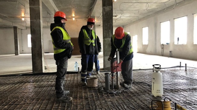 Ликвидировать отставание по срокам: на стройке онкоцентра в Родниках увеличат штат работников