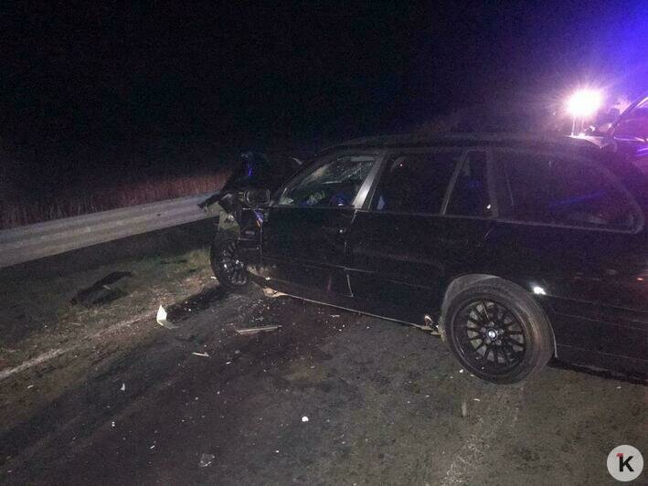 Под Гурьевском легковушка врезалась в отбойник, уходя от лобового столкновения (фото) - Новости Калининграда | Фото очевидца