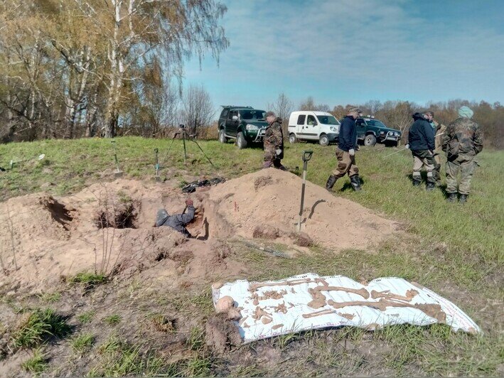 Часы, крестик и тёплые ботинки: в Зеленоградском районе обнаружили останки немецкого солдата (фото) - Новости Калининграда | Фото: Евгений Завертанов