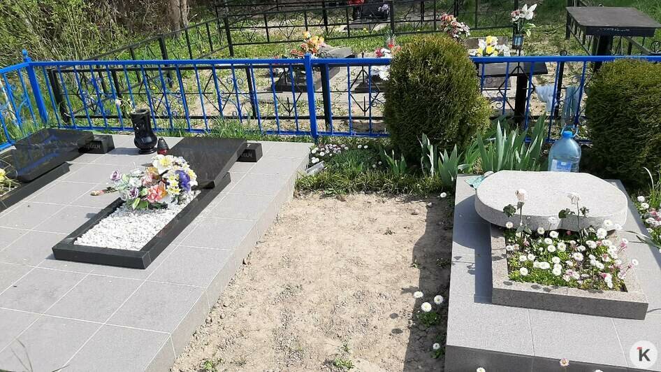 На кладбище в Гурьевском районе вандалы разбили десятки памятников (фото, видео) - Новости Калининграда | Фото очевидцев