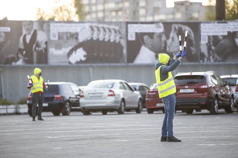 Перед большим экраном: как в Калининграде открывали автокинотеатр (фоторепортаж) - Новости Калининграда | Фото: Александр Подгорчук / &quot;Клопс&quot;