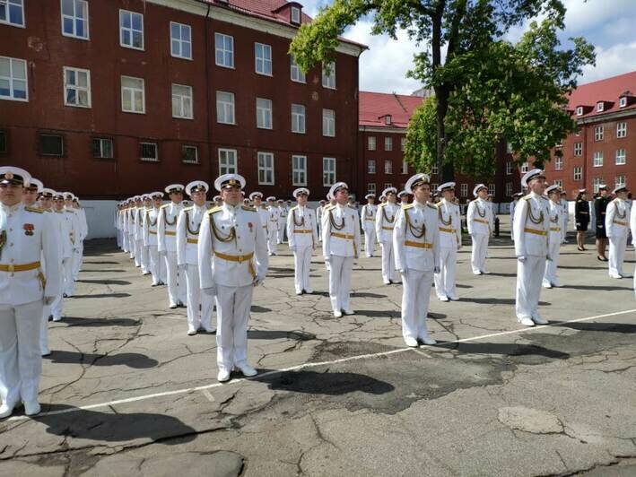 В Калининграде прошла церемония выпуска офицеров ВМФ (фото) - Новости Калининграда | Фото: пресс-служба ЗВО по Балтийскому флоту 