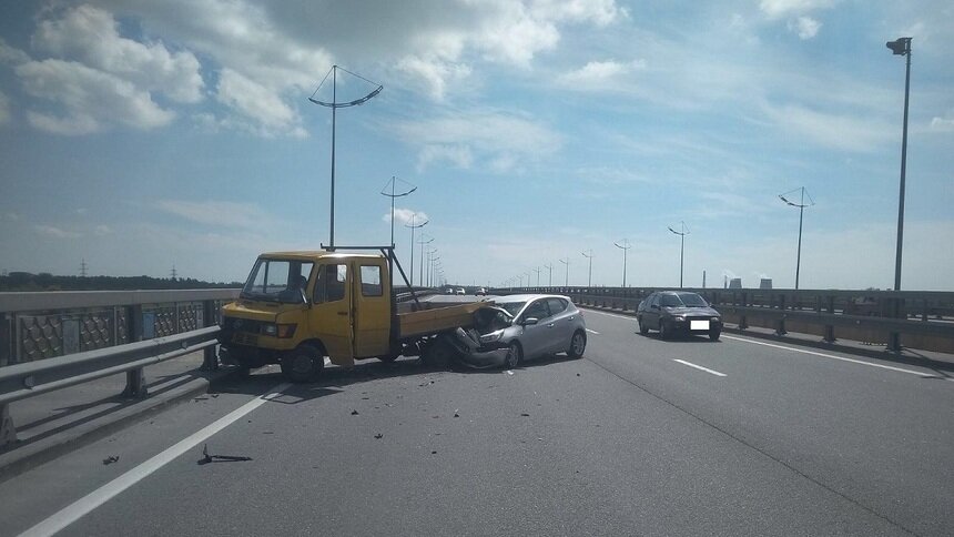На Южном обходе легковушка врезалась в грузовик (фото) - Новости Калининграда | Фото: пресс-служба УМВД России по Калининградской области