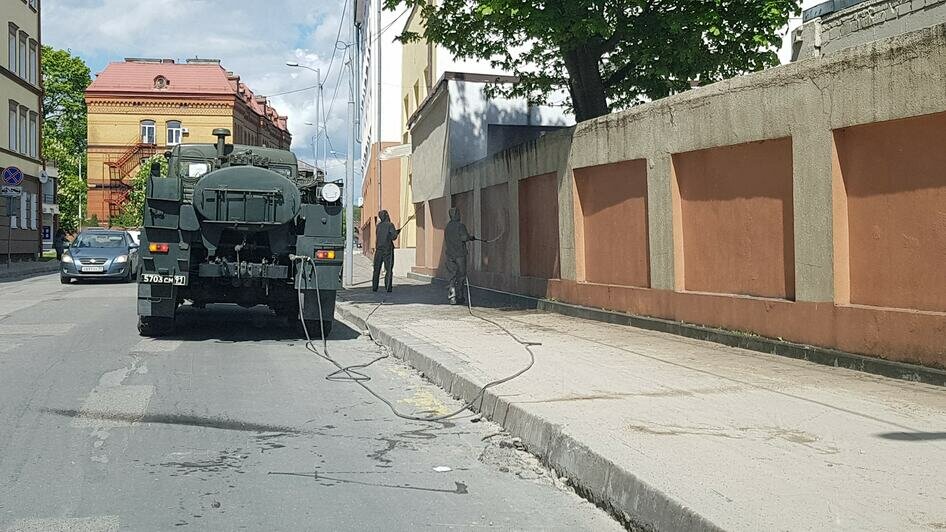 В Калининграде дезинфицируют стены областной больницы, где зафиксирован очаг коронавируса (фото, видео) - Новости Калининграда | Фото: Денис Артемьев