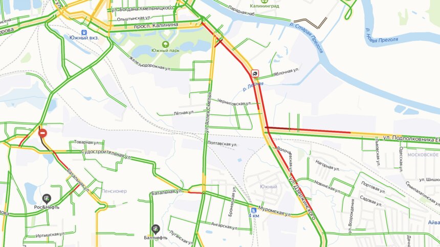 Четыре улицы Калининграда встали в километровых пробках - Новости Калининграда | Изображение: скриншот сайта Yandex.ru