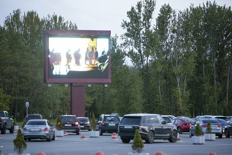 В аэропорту "Храброво" заработал второй в регионе кинотеатр под открытым небом (фото)   - Новости Калининграда | Фото: Александр Подгорчук / &quot;Клопс&quot;